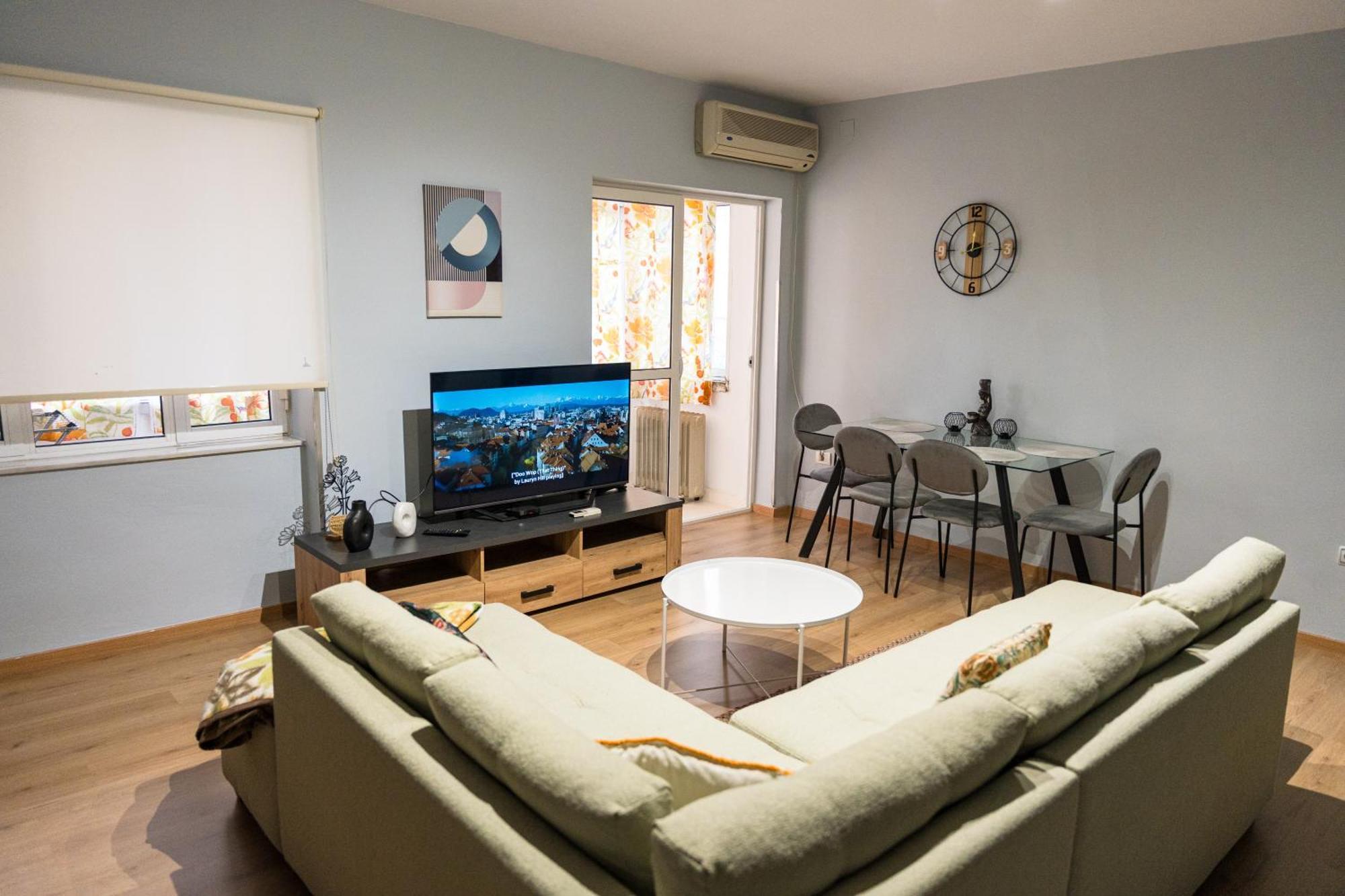 Family - Center Apartament Tirana